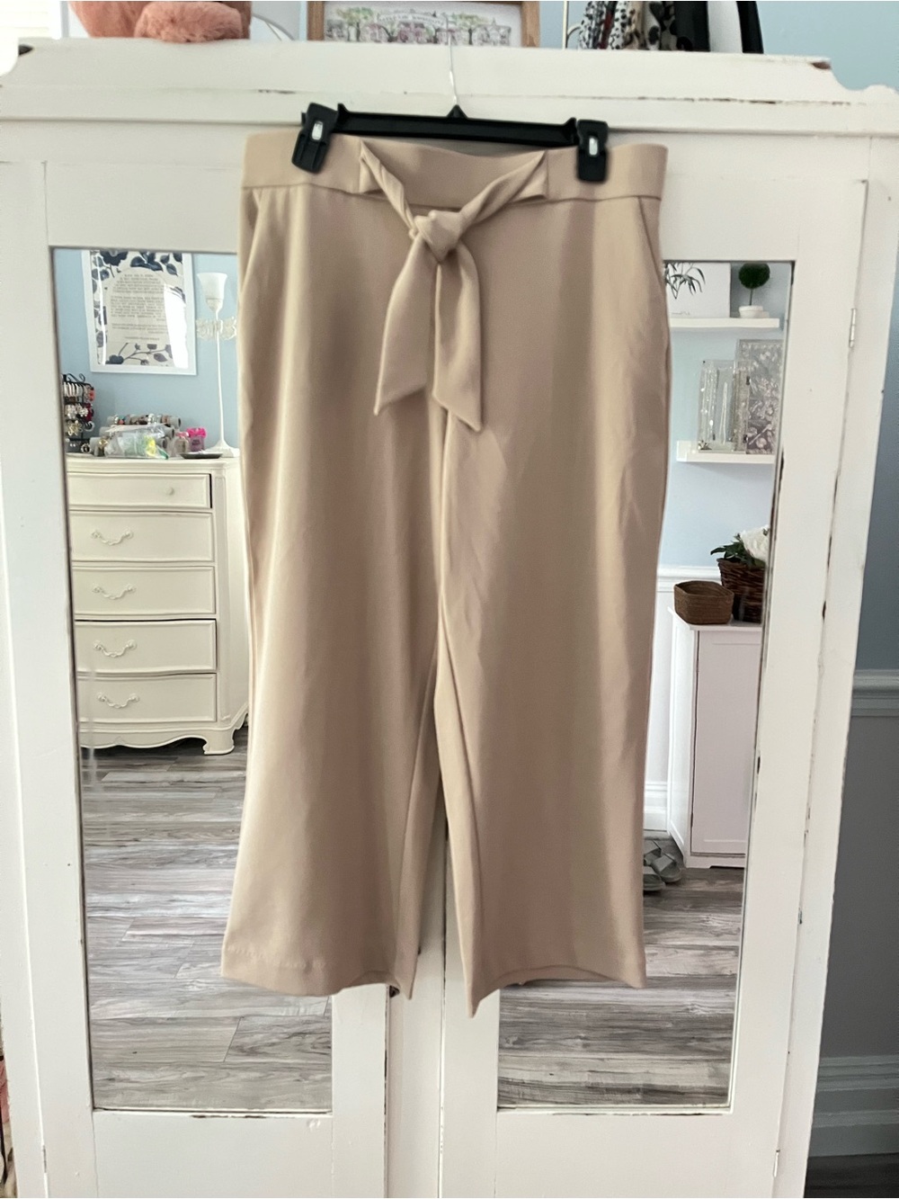 Anne Klein Taupe Wide-Leg Trousers with Tie Waist